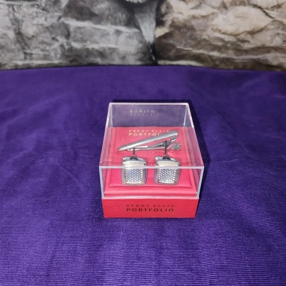Perry Ellis Portfolio Cufflinks Silver Tone Gold Tone Tie Bar Clip Boxed - Picture 10 of 10
